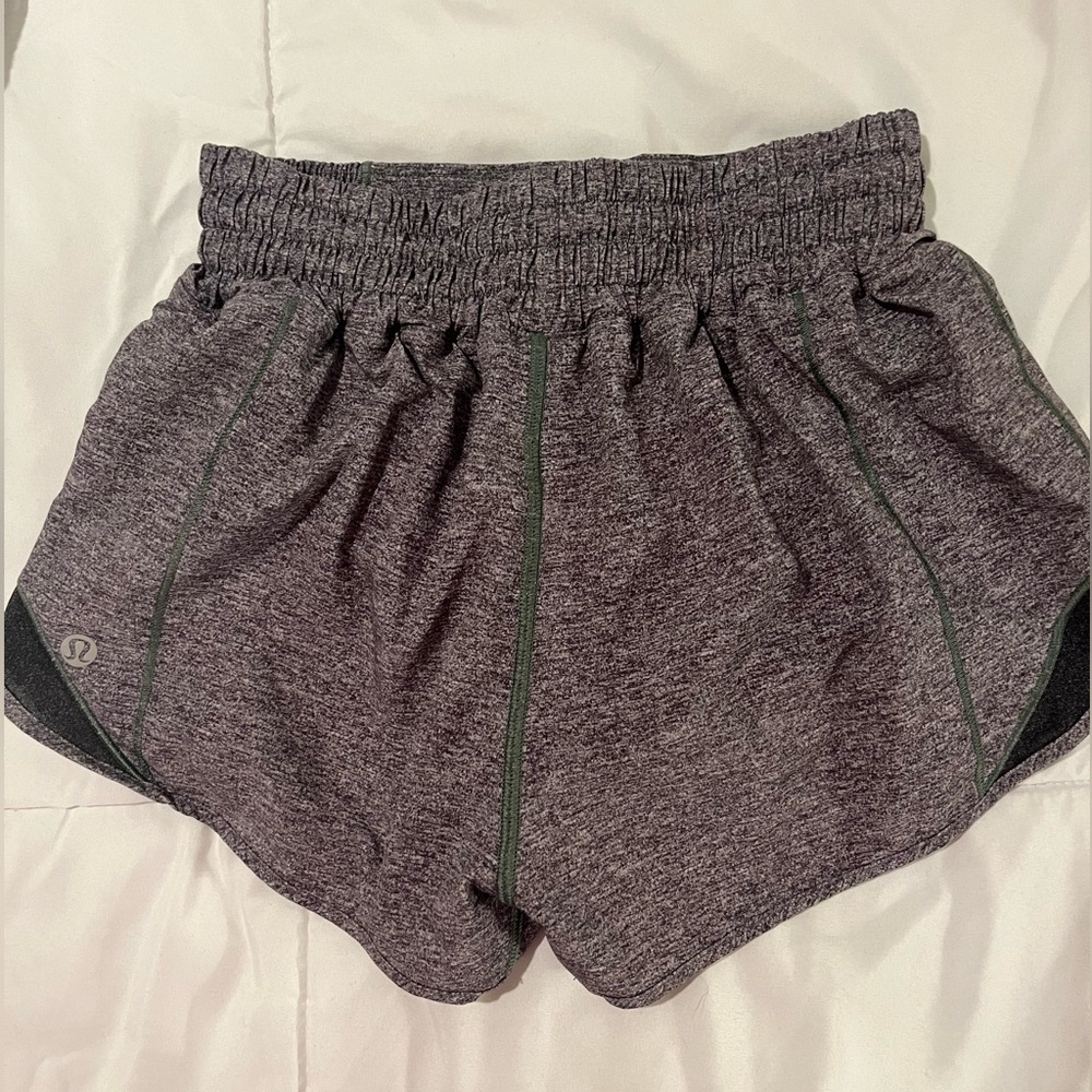 Lululemon Hottie Hot 2.5 inch HR Shorts